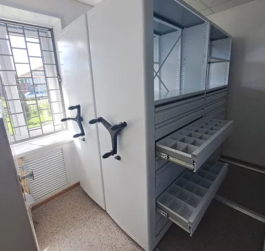 Мобильные системы в фондохранилище площадью 10 м²