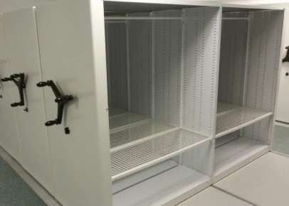 Стеллажи с сетчатыми полками